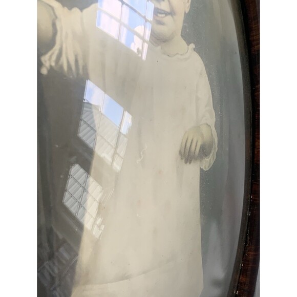 ANTIQUE BABY PRINT OVAL CONVEX PAINTED TIGER WOOD FRAME with CONVEX GLASS Read - Picture 7 of 13